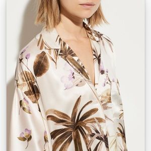 VINCE (M) Tropical Garden Button Down Satin Blouse